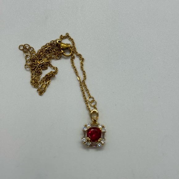 Stunning Pink 8mm Crystal made with Swarovski Crystals set in Gold Pendant - Picture 8 of 11